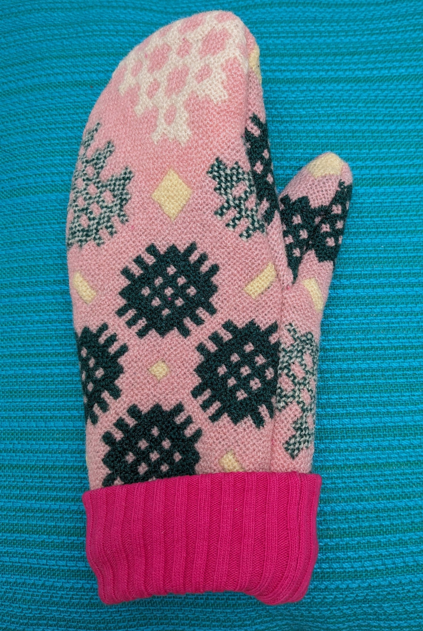 Welsh Blanket Mittens